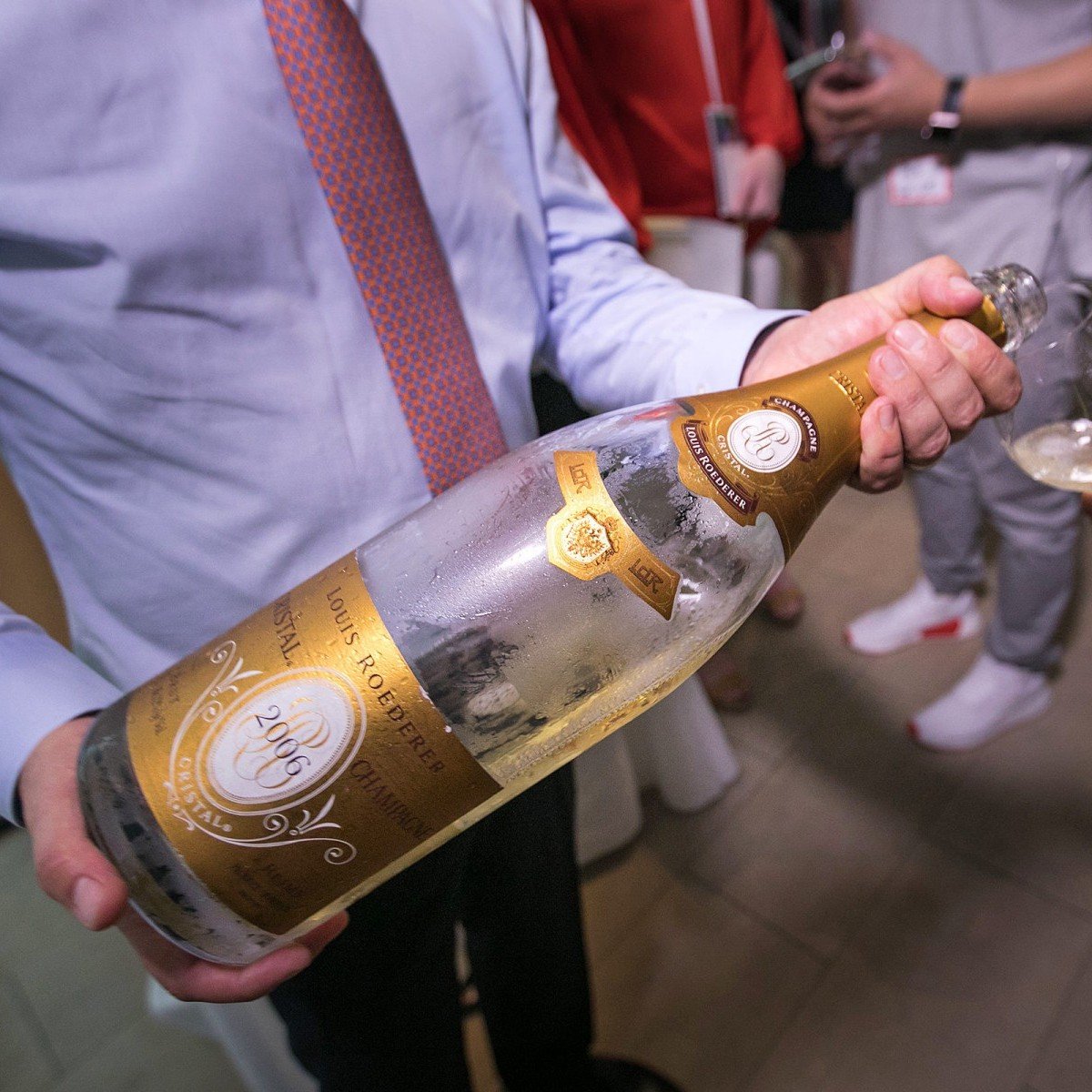 Pouring Cristal